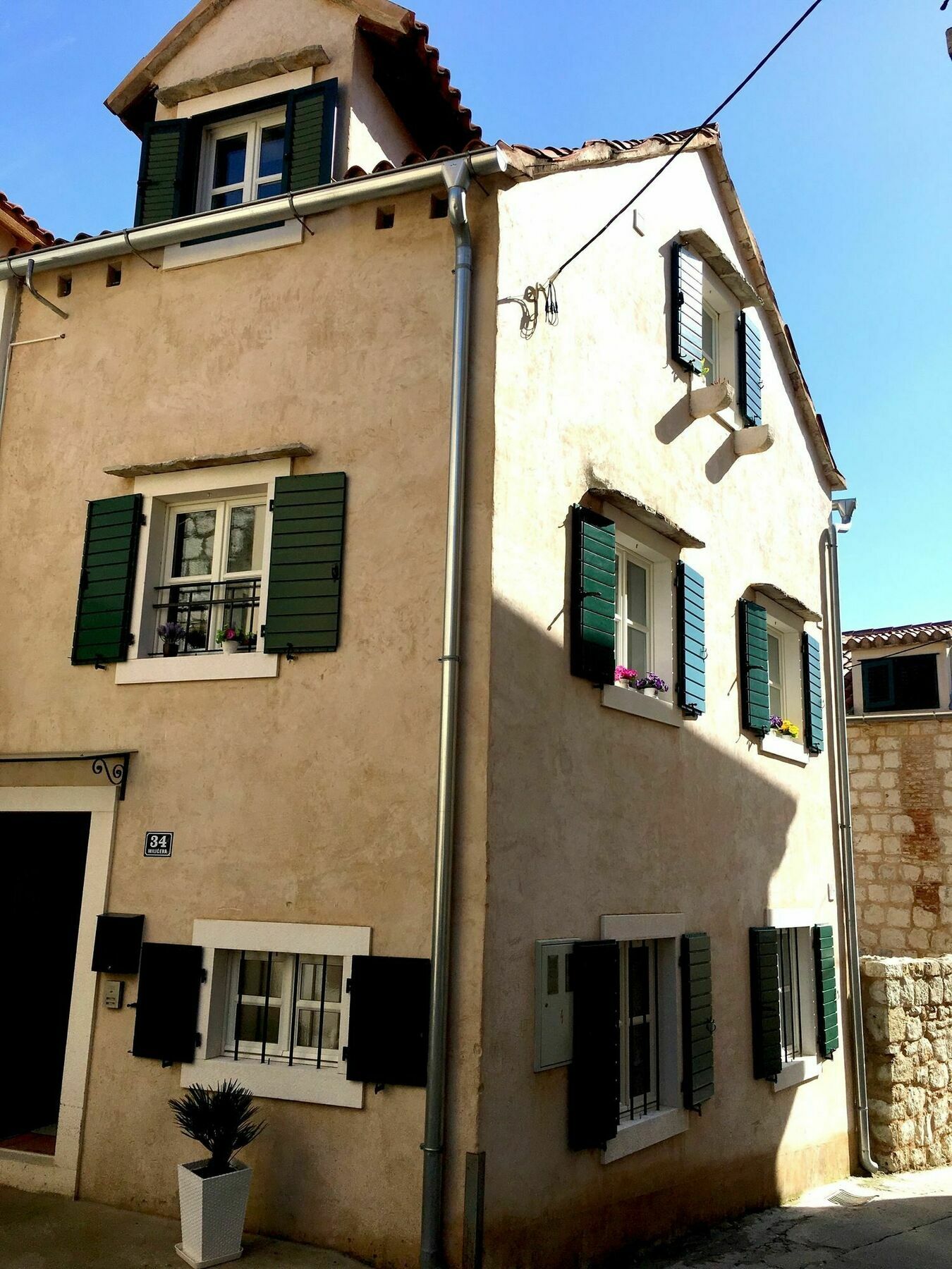 Daky Guest house 4*